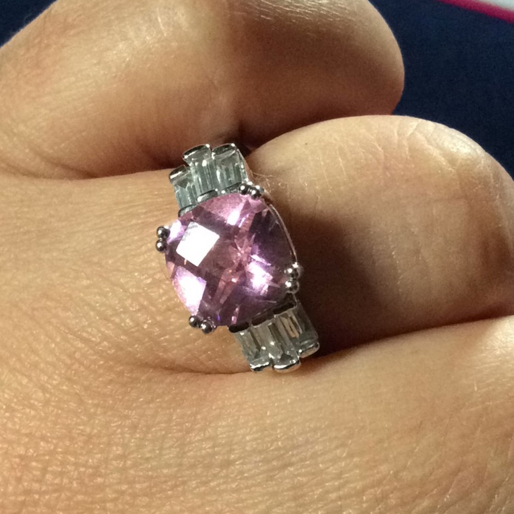 Pink stud sz9 ring - Picture 2 of 6